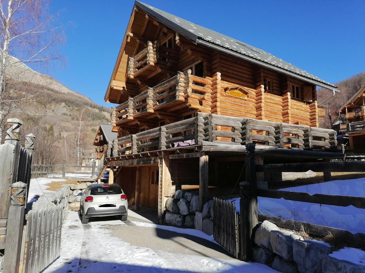 Chalet Les Pins Blancs Allos Exterior photo